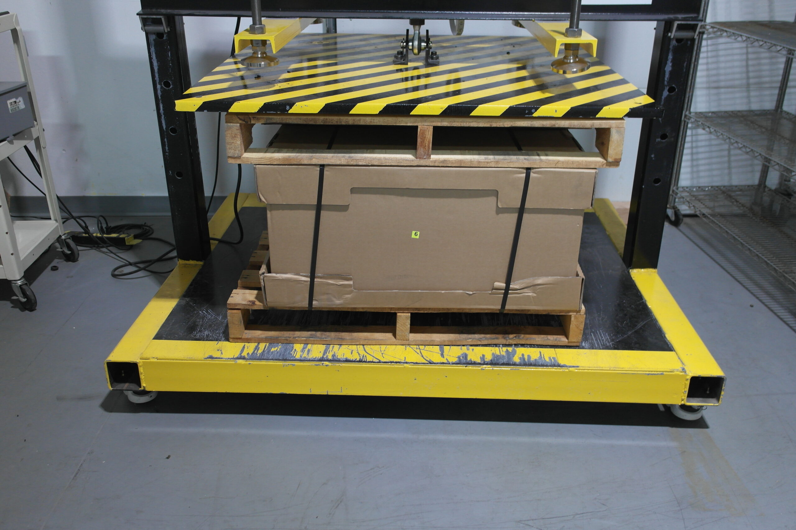 Compression ASTM package testing